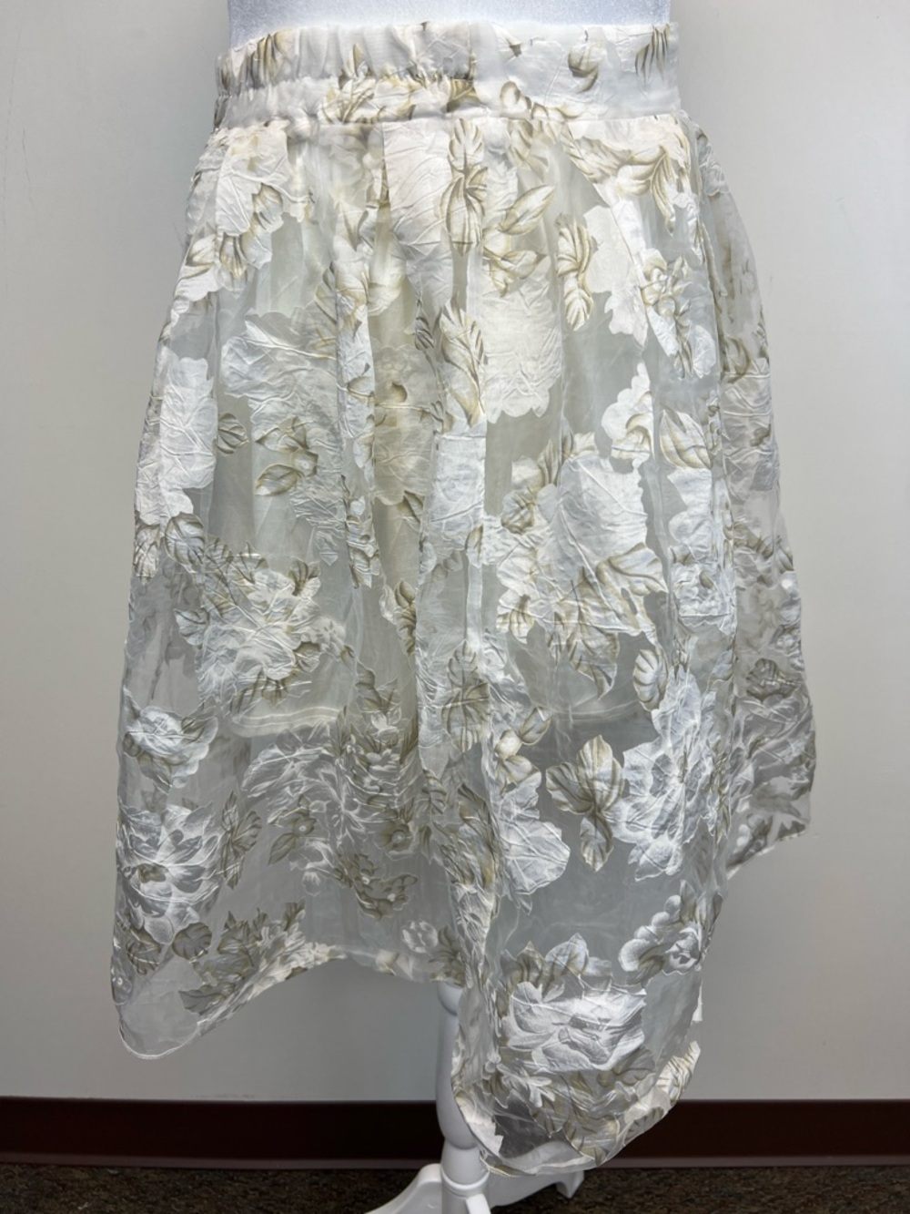 Meng Fei Lu Women’s Off-white / Cream Floral textured flowy Skirt Size Medium